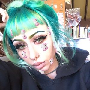 Meet your Posher, Nadia